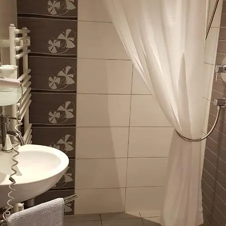 House La Neuschwanstein - Budget City Hotel