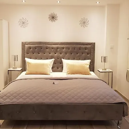 Hotel House La Neuschwanstein - Budget City Hotel