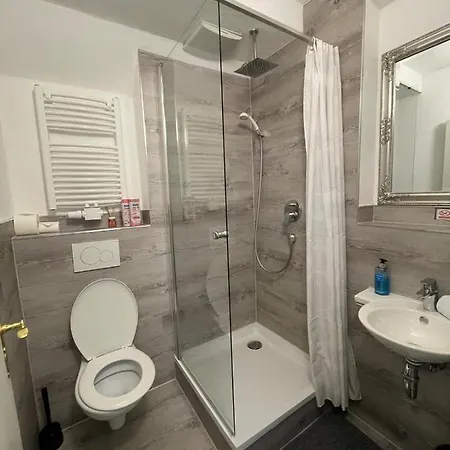 House La Neuschwanstein - Budget City Hotel Hotel