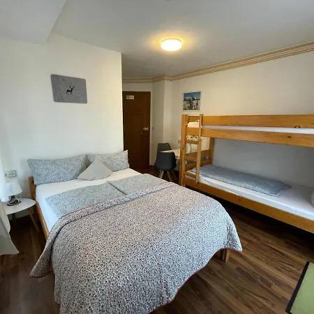 House La Neuschwanstein - Budget City Hotel 2*
