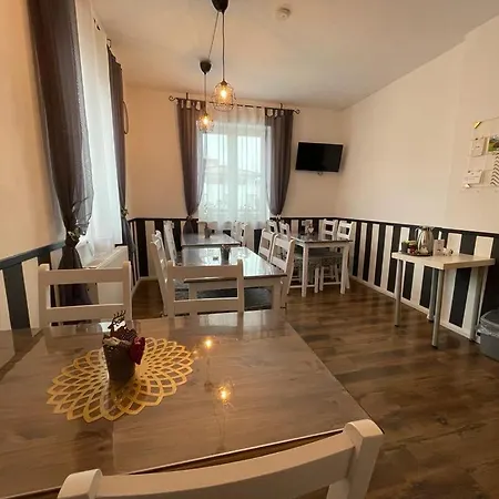 House La Neuschwanstein - Budget City Hotel 2*