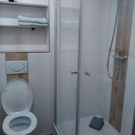 House La Neuschwanstein - Budget City Hotel